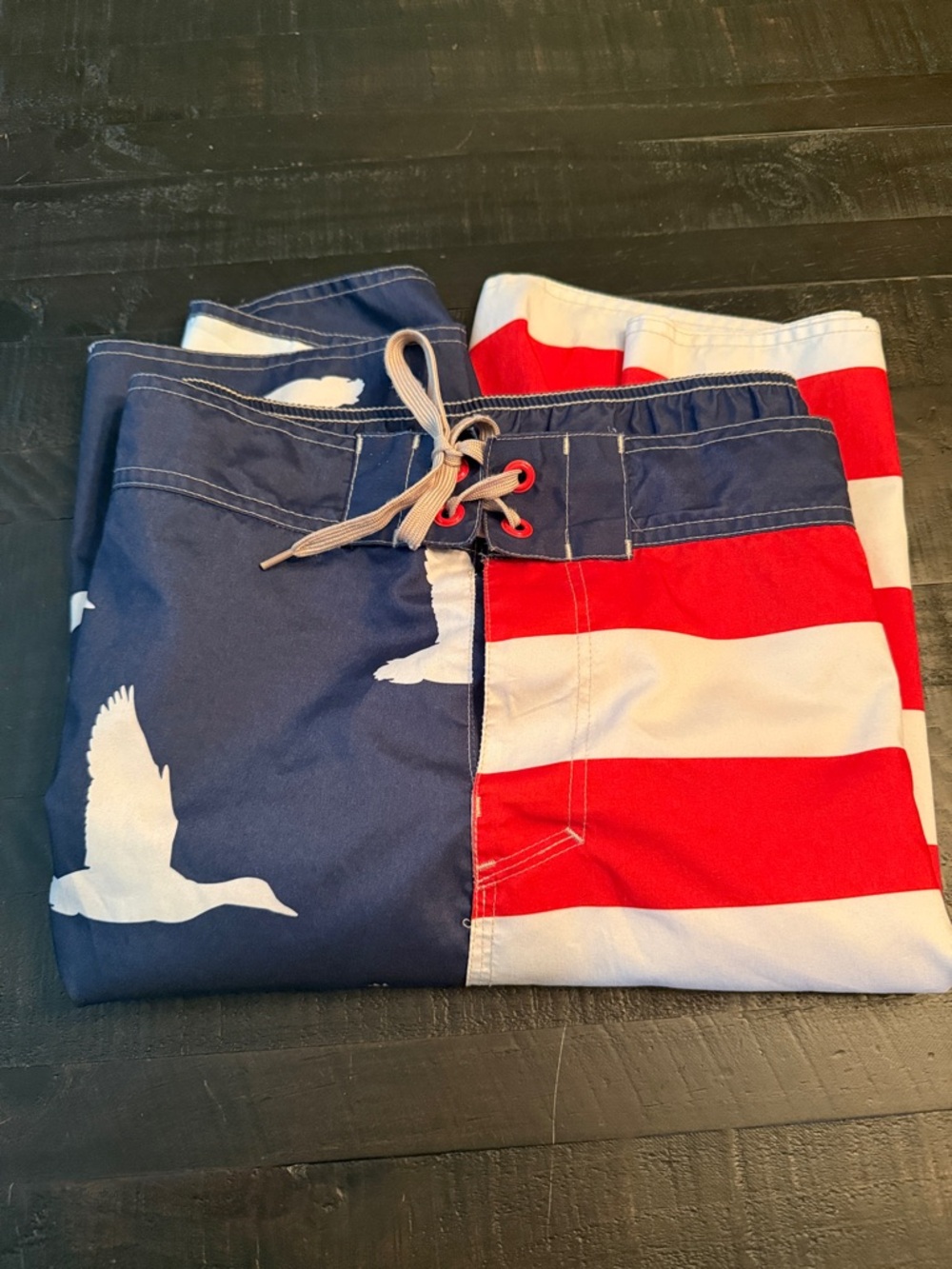 Duck Dynasty Patriotic Flag Print Swim Trunks - Size 36